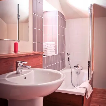 Du Val Joli Hotel 3*